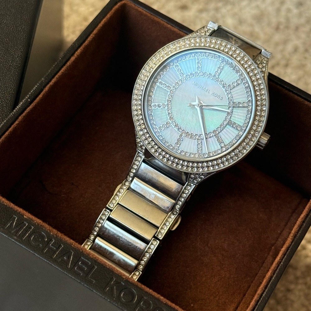 Michael Kors Shimmering Silver Timepiece